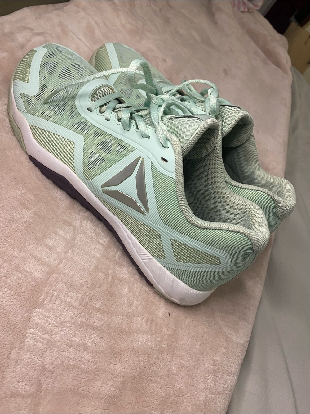 Jade Green Reebok trainers Women’s size 11